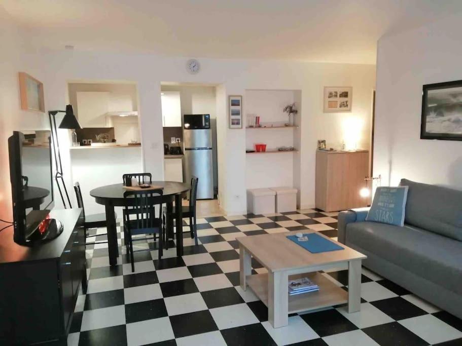 Au Parisien Apartment Ault Exterior photo